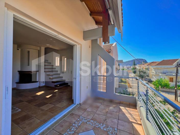 Image No.11-2 Bed Maisonette for sale