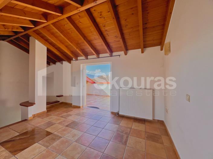 Image No.16-2 Bed Maisonette for sale