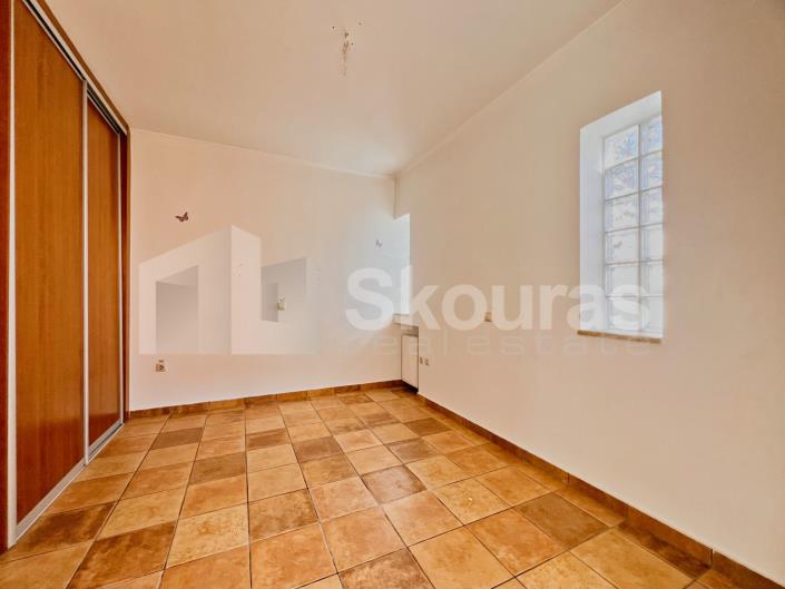 Image No.17-2 Bed Maisonette for sale