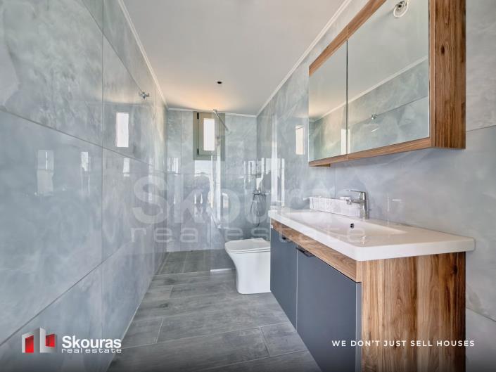 Image No.12-2 Bed House for sale