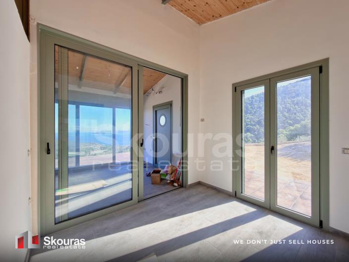 Image No.8-2 Bed House for sale