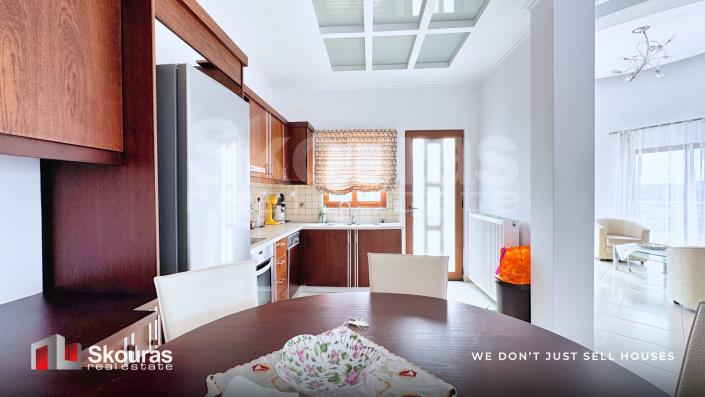 Image No.14-4 Bed House for sale