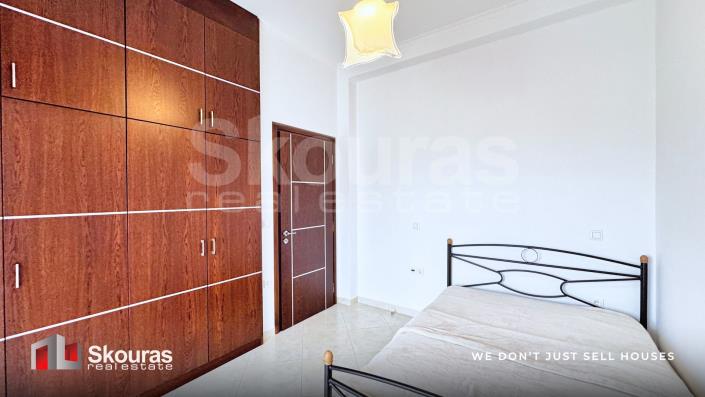 Image No.18-4 Bed House for sale