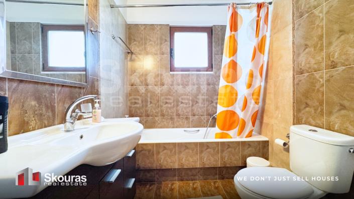 Image No.19-4 Bed House for sale