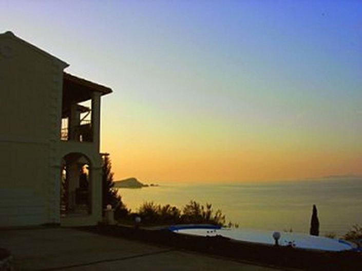 Image No.10-4 Bed House for sale