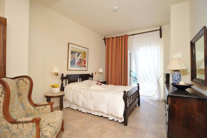 Image No.17-4 Bed House for sale