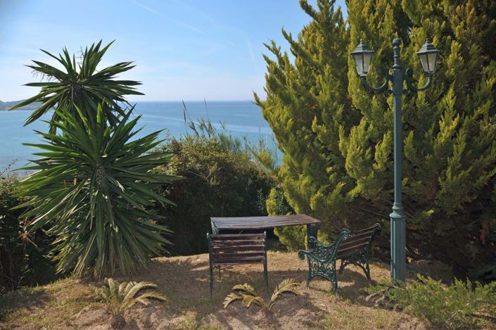 Image No.8-4 Bed House for sale