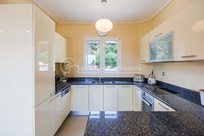 Image No.7-4 Bed House for sale