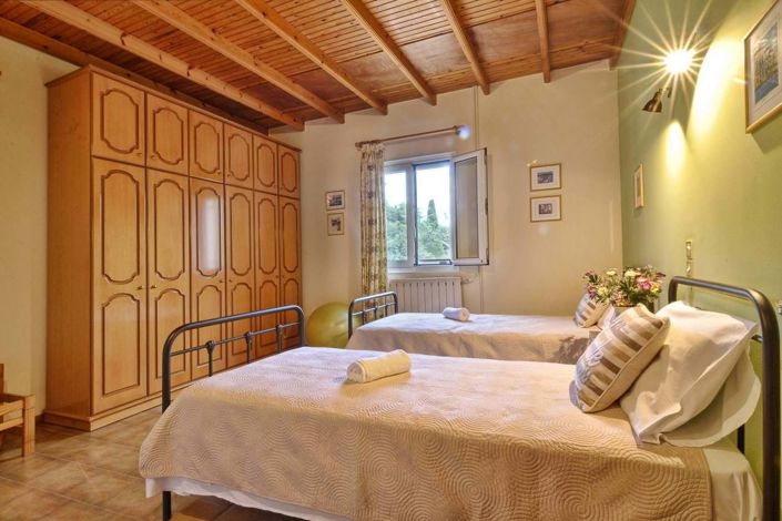 Image No.14-4 Bed House for sale