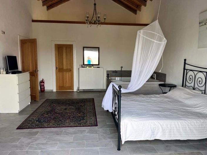 Image No.12-3 Bed House for sale