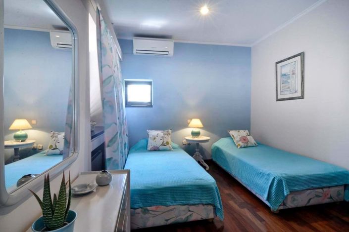 Image No.12-5 Bed House for sale