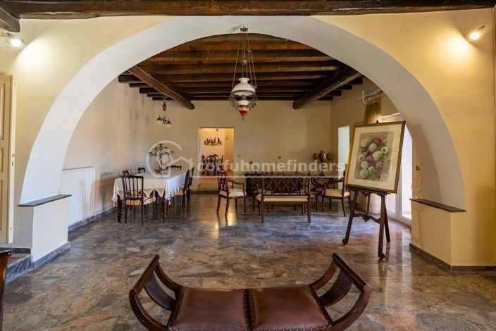 Image No.7-7 Bed House for sale