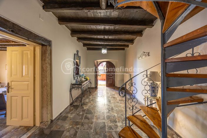 Image No.6-7 Bed House for sale