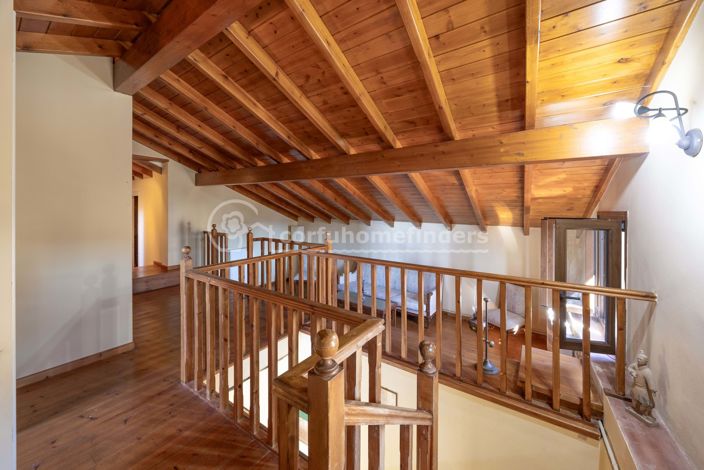 Image No.32-7 Bed House for sale