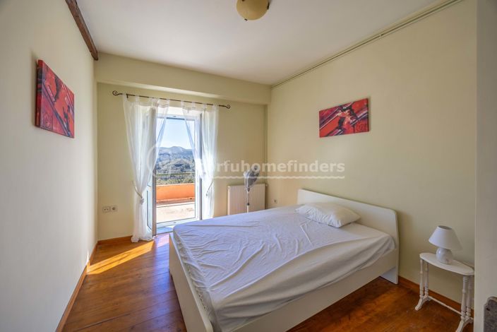 Image No.30-7 Bed House for sale