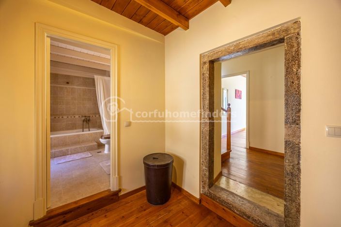 Image No.27-7 Bed House for sale