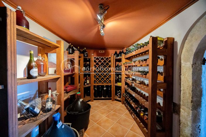 Image No.10-7 Bed House for sale