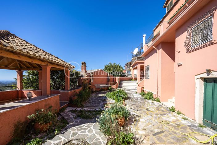 Image No.11-7 Bed House for sale