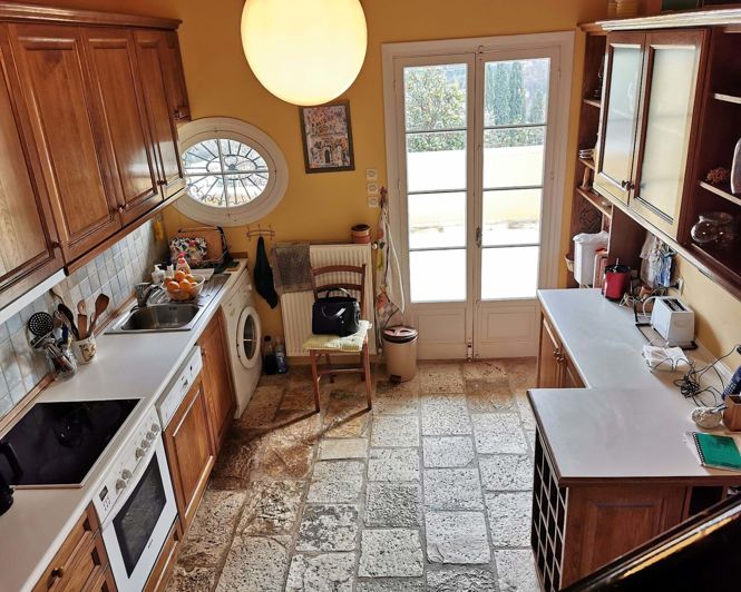 Image No.10-3 Bed House for sale