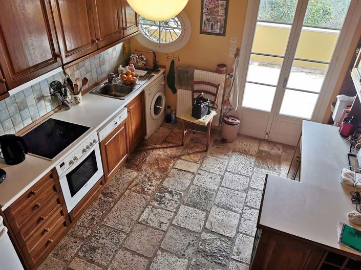 Image No.11-3 Bed House for sale