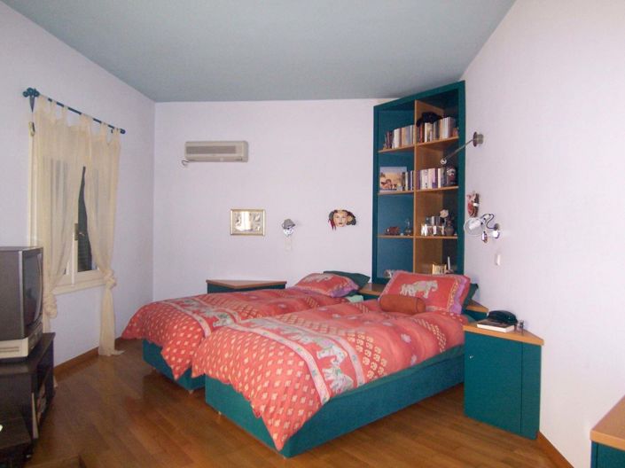 Image No.10-4 Bed House for sale