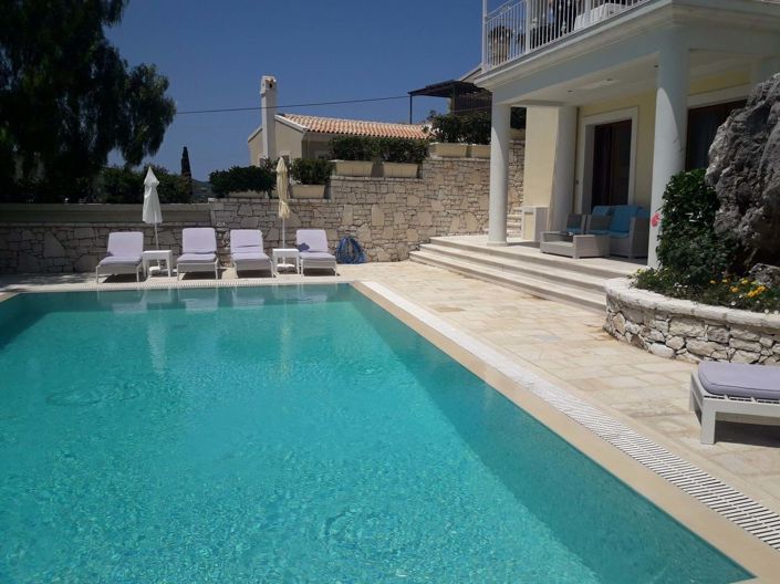 Image No.1-Maison de 4 chambres à vendre à Kassiopi