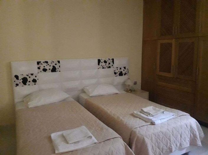 Image No.12-4 Bed House for sale