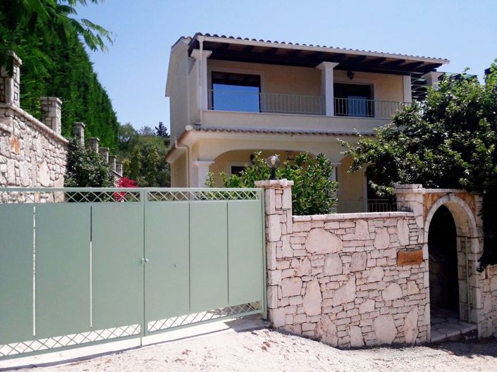 Image No.2-4 Bed House for sale