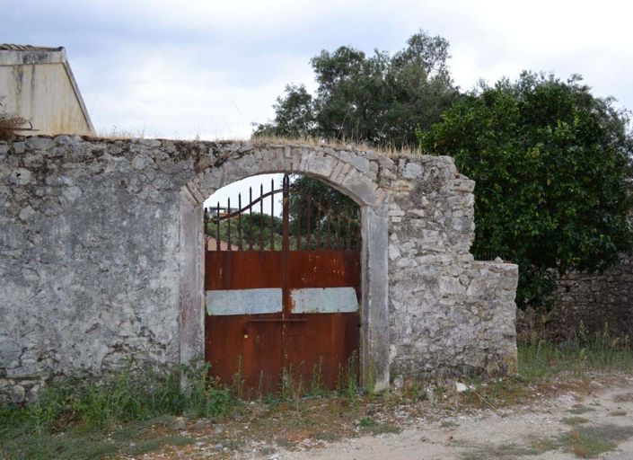 Image No.3-12 Bed Property for sale