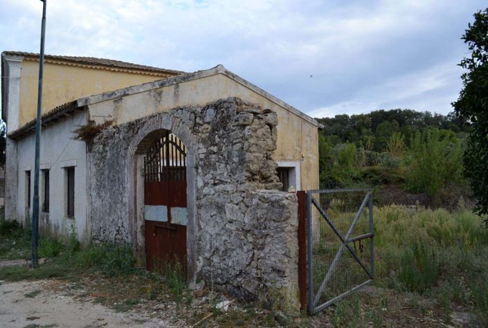 Image No.4-12 Bed Property for sale