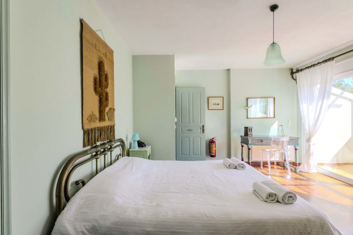 Image No.11-4 Bed House for sale