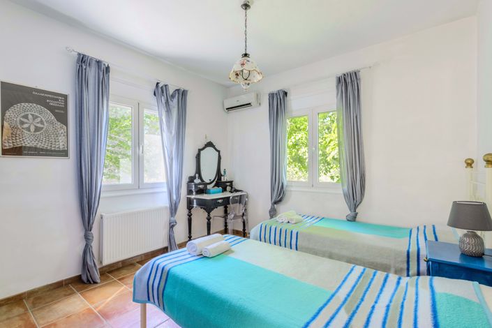 Image No.14-4 Bed House for sale