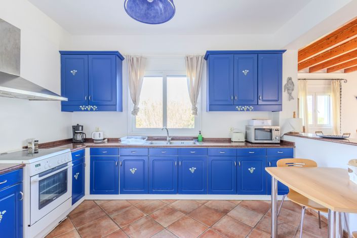 Image No.8-4 Bed House for sale