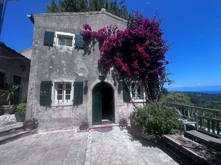 Image No.5-5 Bed House for sale