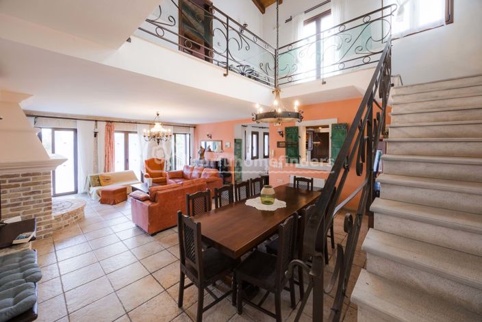 Image No.11-4 Bed House for sale