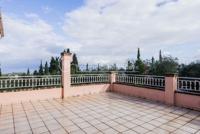 Image No.18-4 Bed House for sale