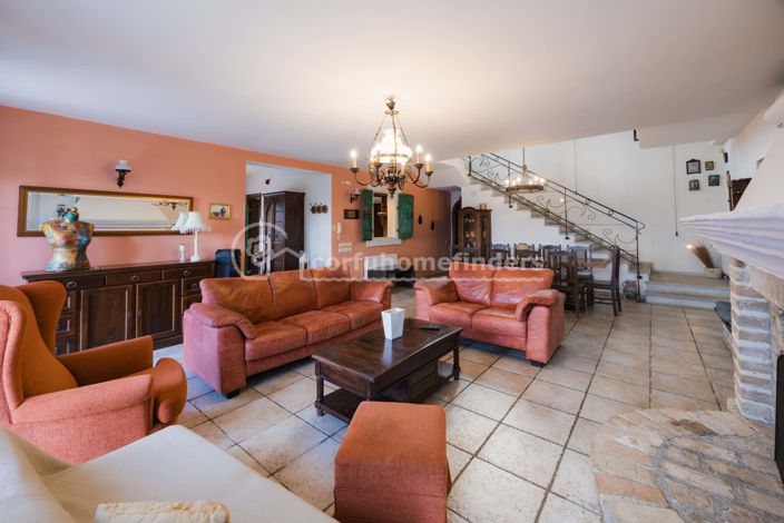 Image No.2-4 Bed House for sale