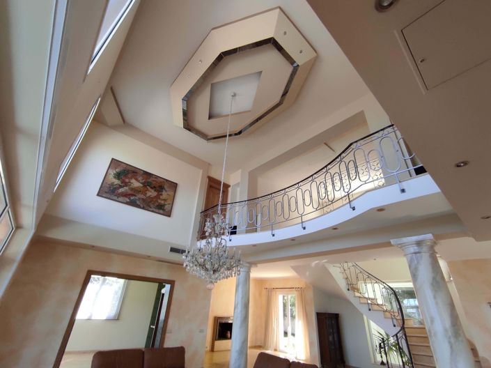 Image No.10-4 Bed House for sale