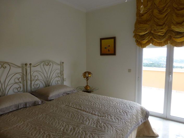 Image No.12-4 Bed House for sale