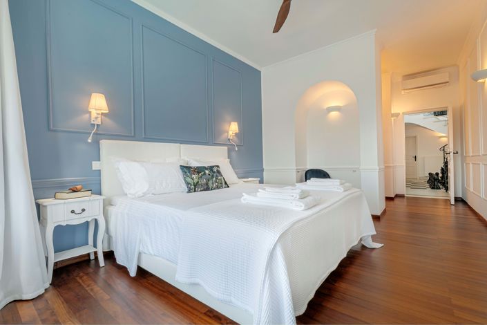 Image No.11-6 Bed House for sale