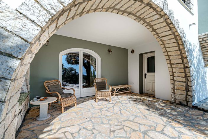 Image No.35-6 Bed House for sale