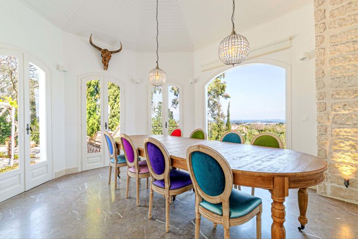 Image No.7-6 Bed House for sale
