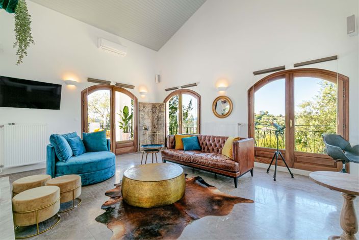 Image No.9-6 Bed House for sale