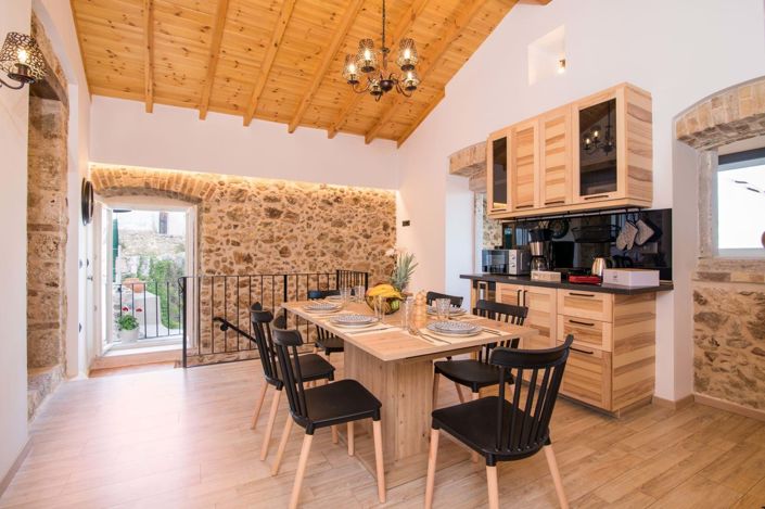 Image No.11-3 Bed House for sale