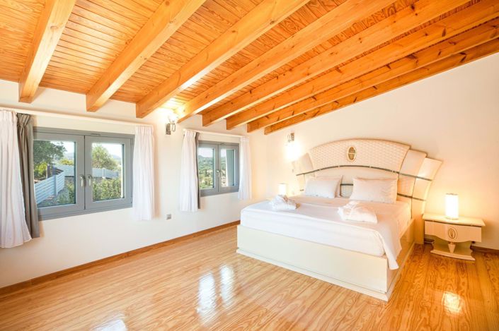 Image No.15-4 Bed House for sale