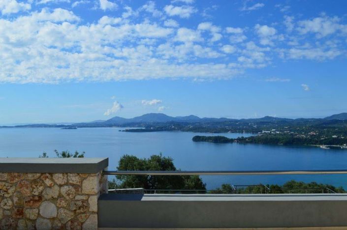 Image No.8-5 Bed House for sale