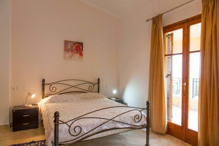 Image No.11-4 Bed House for sale