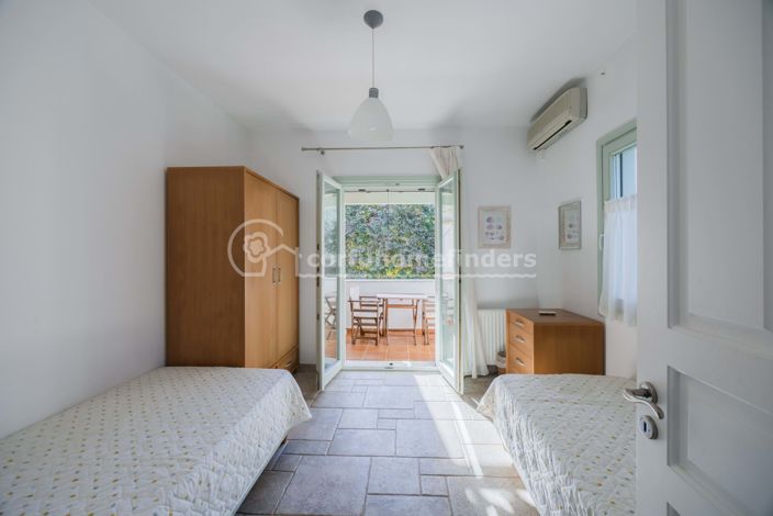 Image No.14-6 Bed House for sale