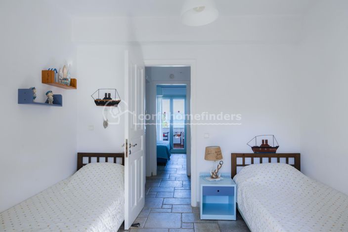 Image No.15-6 Bed House for sale