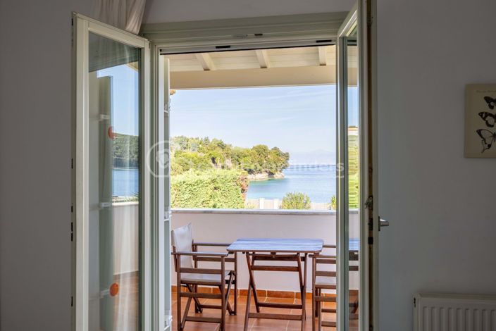 Image No.28-6 Bed House for sale